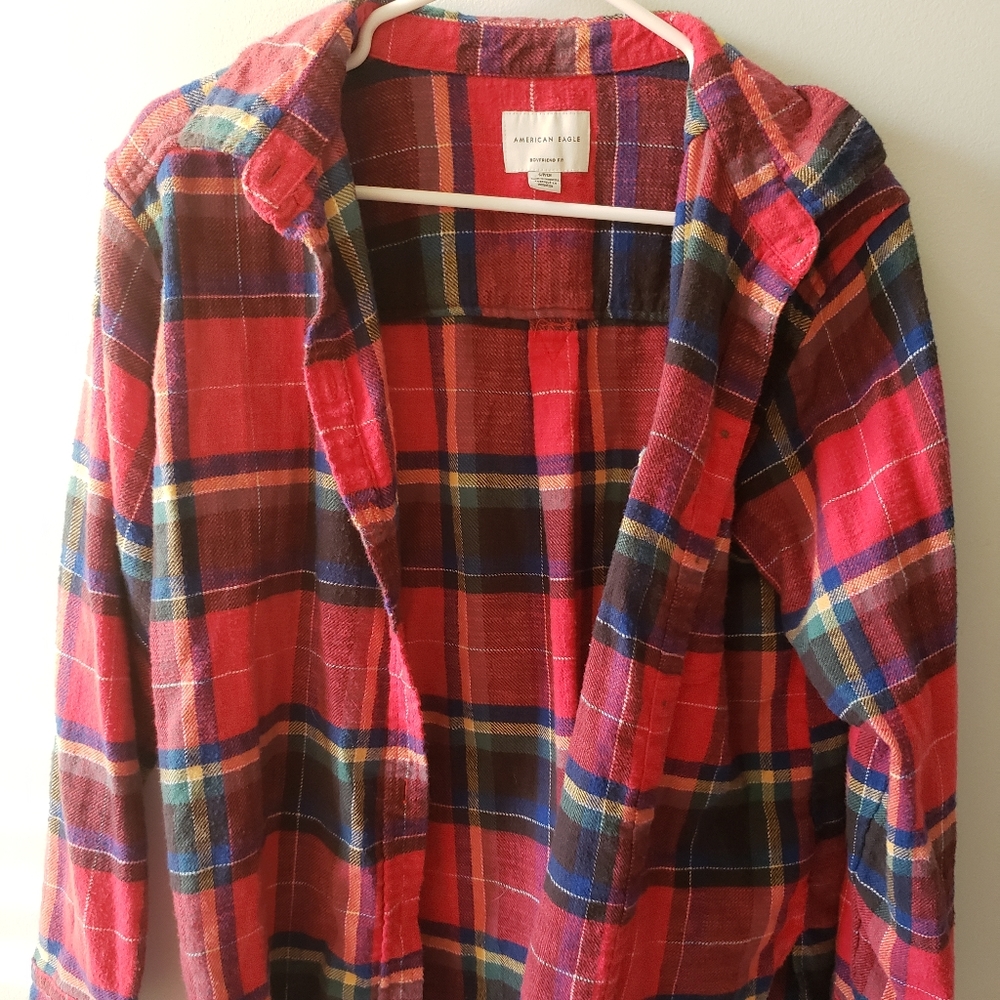 American Eagle Red Plaid Flannel Shirt Size Small
